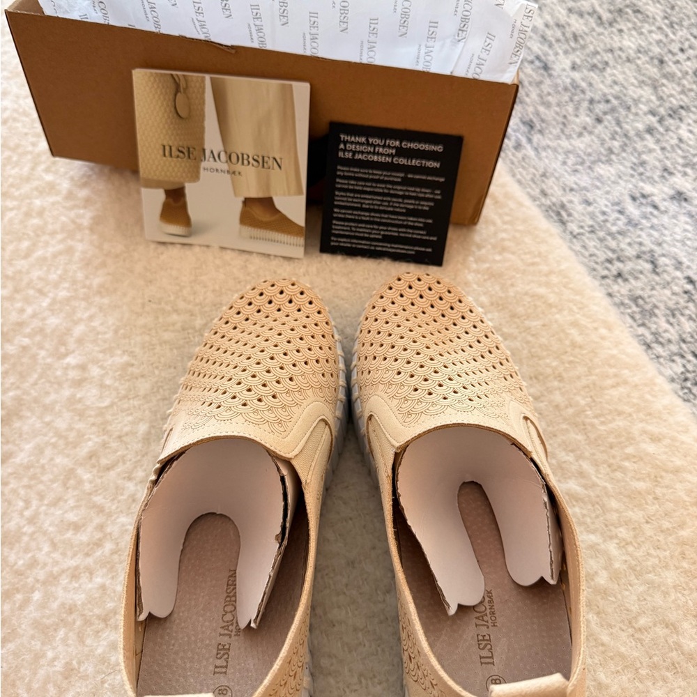 Ilse Jacobsen Beige Perforated Loafers
